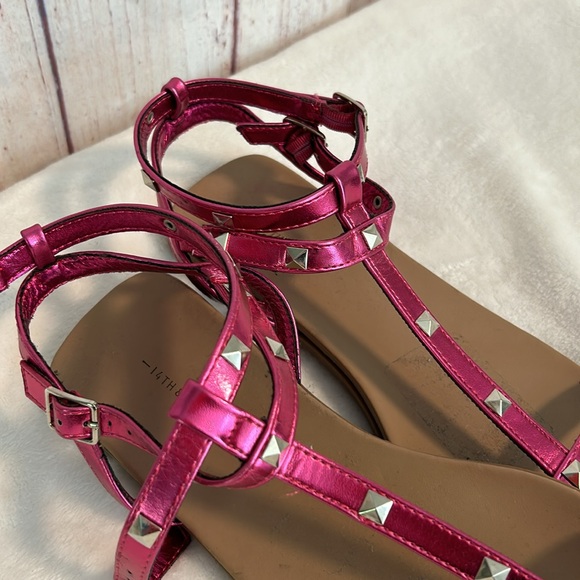 NWOT 14th & Union Finley Metallic Pink Studded Detail Sandals - Picture 9 of 10